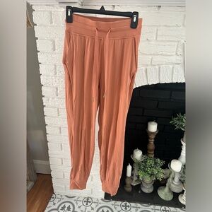 Peach lululemon jogger